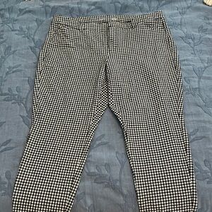 Black and White Houndstooth Pixie Skinny Pants by Old Navy
